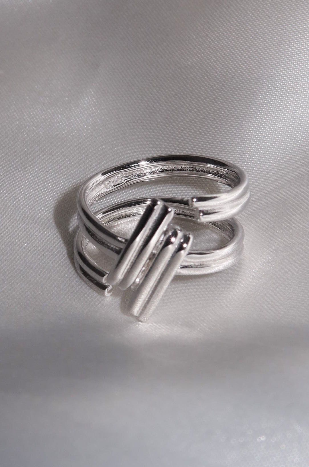 Vexed 925 Ring